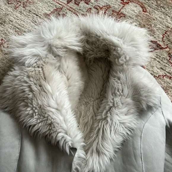 Sheepskin coat - Picture 4 of 6